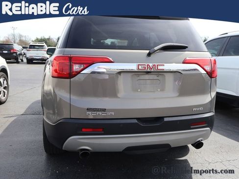 Used 2019 GMC Acadia SLT w/ LPO, Floor Liner Package image 16
