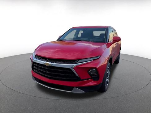 Used 2025 Chevrolet Blazer LT FWD image 5