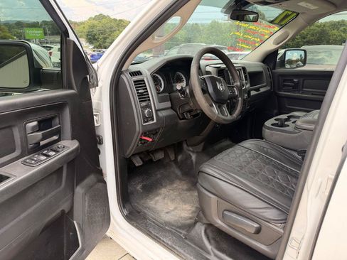 Used 2017 RAM 1500 Tradesman w/ Chrome Appearance Group RWD image 5