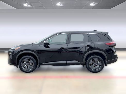 New 2026 Nissan Rogue SV FWD image 2