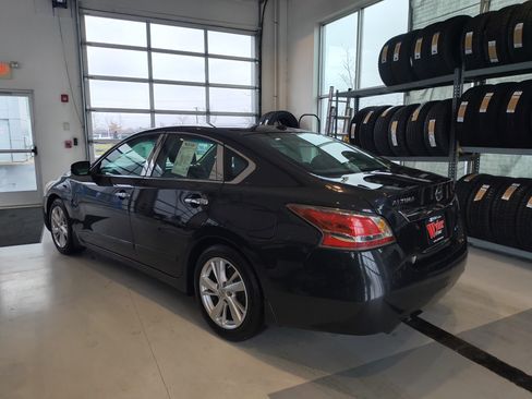 Used 2014 Nissan Altima 2.5 SL w/ Technology Package image 3