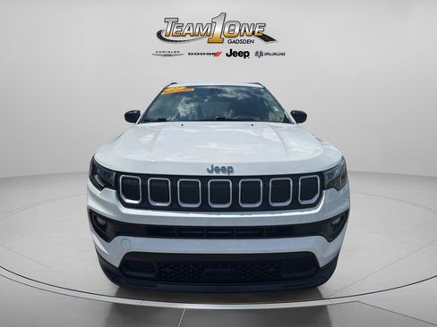 Used 2022 Jeep Compass Latitude w/ Convenience Group FWD image 3