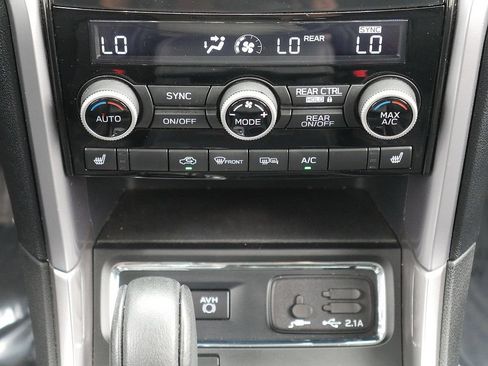 Used 2021 Subaru Ascent Premium w/ Convenience Package AWD/4WD image 23