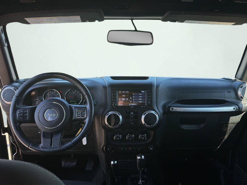Used 2018 Jeep Wrangler Unlimited Sahara w/ Connectivity Group AWD/4WD image 13