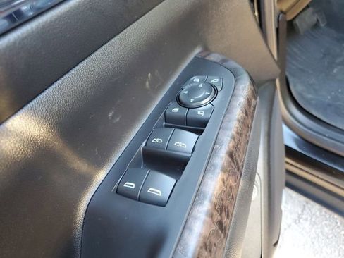 Used 2023 GMC Acadia Denali w/ Denali Ultimate Package FWD image 17