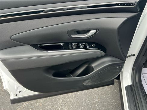 Used 2022 Hyundai Tucson Limited image 11