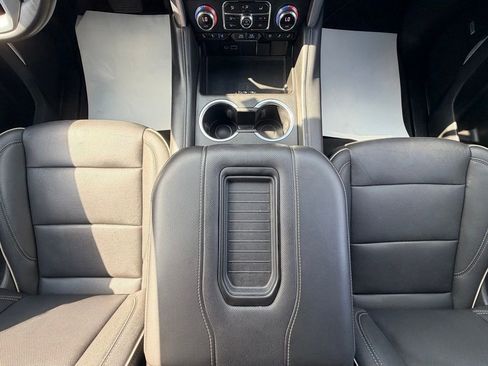 Used 2023 GMC Yukon XL SLT AWD/4WD image 21