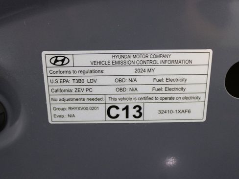 Used 2024 Hyundai Ioniq 6 SEL RWD image 38