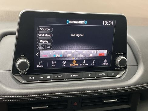 Used 2023 Nissan Rogue S AWD/4WD image 16
