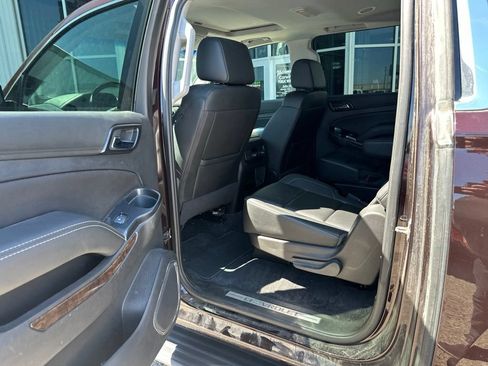 Used 2020 Chevrolet Suburban LT AWD/4WD image 30