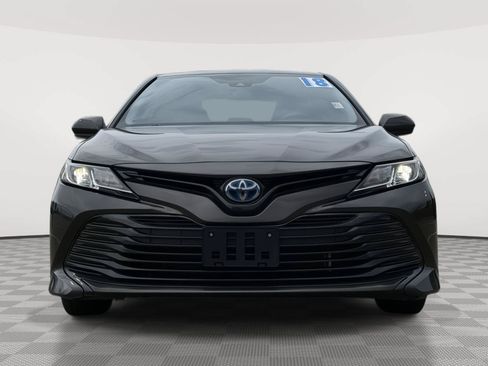 Used 2018 Toyota Camry LE FWD image 2