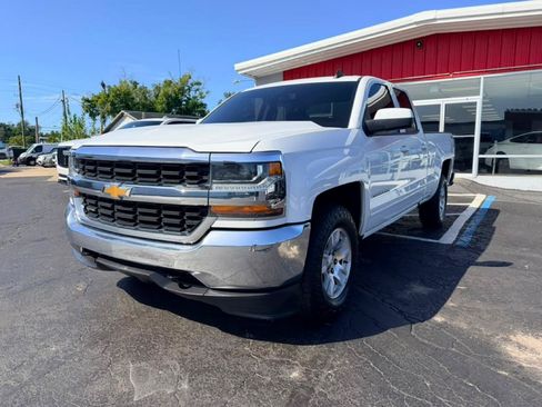 Used 2018 Chevrolet Silverado 1500 LT w/ Trailering Package AWD/4WD image 3