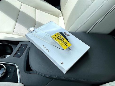 Used 2025 Cadillac XT5 Premium Luxury FWD image 35