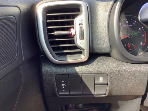 Used 2019 Kia Sportage LX image 35