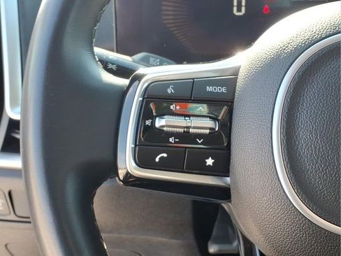 Used 2024 Kia Sorento S image 17