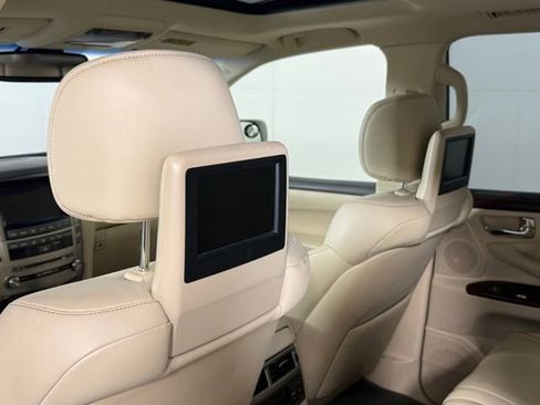 Used 2014 Lexus LX 570 4WD image 21
