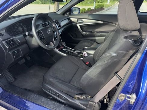 Used 2017 Honda Accord EX image 5
