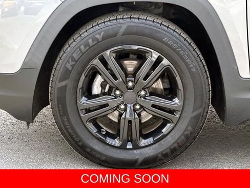 Used 2019 GMC Terrain SLE w/ Driver Convenience Package FWD image 6