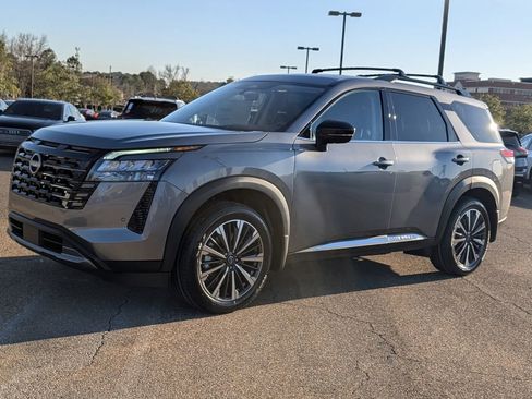 New 2026 Nissan Pathfinder Platinum image 7