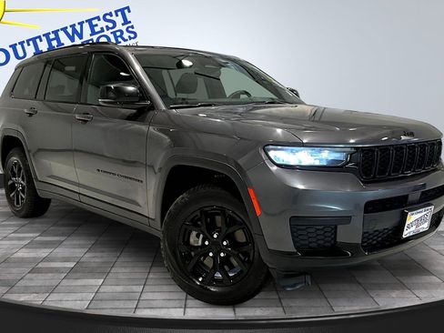 Used 2024 Jeep Grand Cherokee L Laredo AWD/4WD image 3