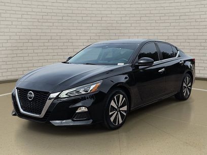 Certified 2022 Nissan Altima 2.5 SV w/ SV Premium Package