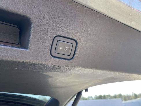 Used 2025 GMC Acadia Elevation image 37