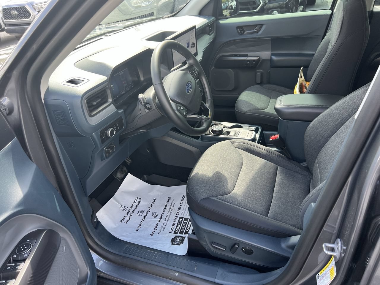 Used 2025 Ford Maverick XLT w/ XLT Luxury Package AWD/4WD image 16