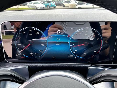 Used 2021 Mercedes-Benz GLB 250 image 23