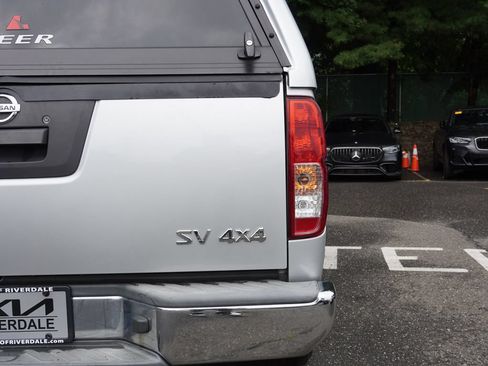 Used 2014 Nissan Frontier SV AWD/4WD image 10