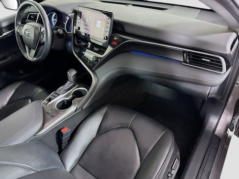 Used 2022 Toyota Camry XLE image 30