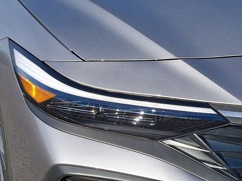 Certified 2025 Hyundai Elantra Sport image 10