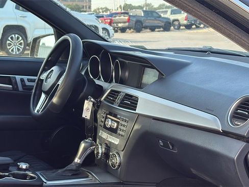 Used 2014 Mercedes-Benz C 300 4MATIC Sedan image 31