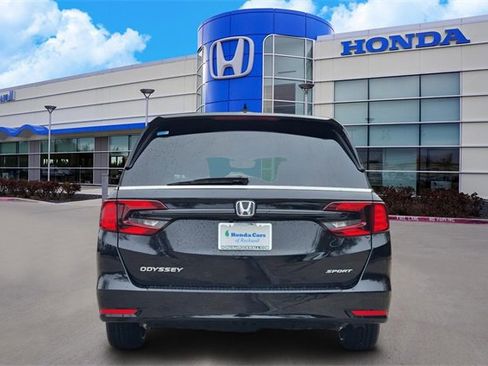 Used 2024 Honda Odyssey Sport image 5