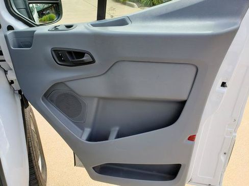 Used 2016 Ford Transit 250 130 Low Roof RWD image 17