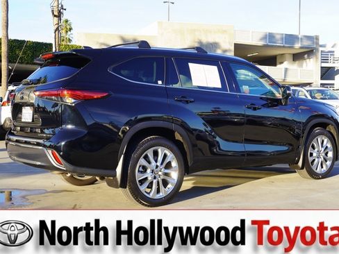 Certified 2022 Toyota Highlander Limited image 6