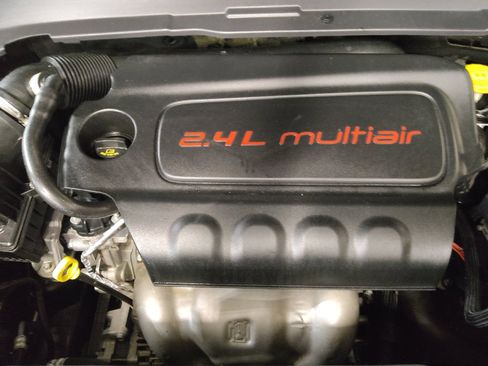 Used 2020 Jeep Compass Latitude FWD image 30