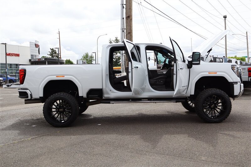 Used 2025 GMC Sierra 3500 Denali w/ Denali Reserve Package AWD/4WD image 44