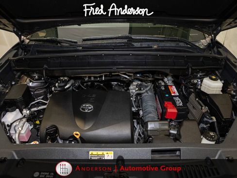 Used 2022 Toyota Highlander XLE FWD image 21