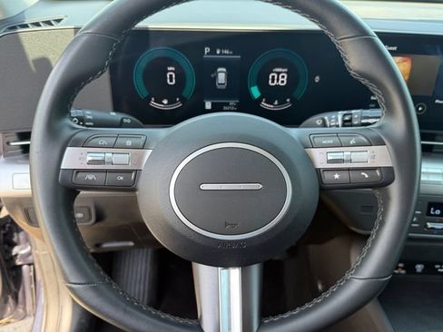 Used 2025 Hyundai Kona SEL FWD image 15