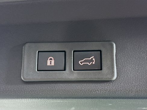 Used 2024 Subaru Ascent Premium w/ Convenience Package image 28