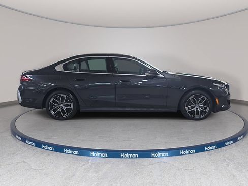 Used 2026 BMW 530i RWD image 6
