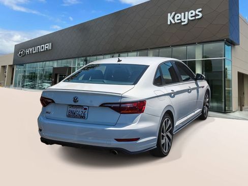 Used 2019 Volkswagen Jetta GLI FWD image 4