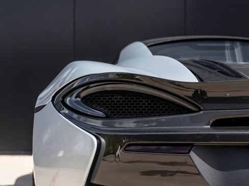 Used 2016 McLaren 570S Coupe RWD image 13