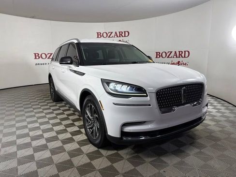 Certified 2023 Lincoln Aviator 2WD w/ Class IV Trailer Tow Package image 1
