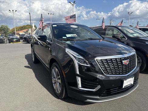 Used 2025 Cadillac XT5 Premium Luxury image 4