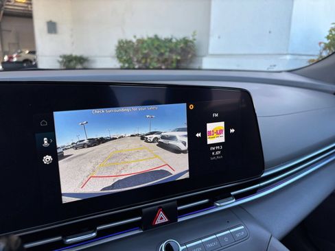 Used 2025 Hyundai Elantra SEL FWD image 20