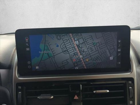 Used 2023 Lexus GX 460 Premium w/ Premium Package image 9