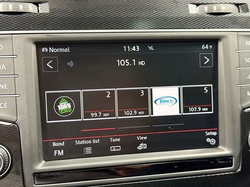 Used 2017 Volkswagen GTI SE image 16