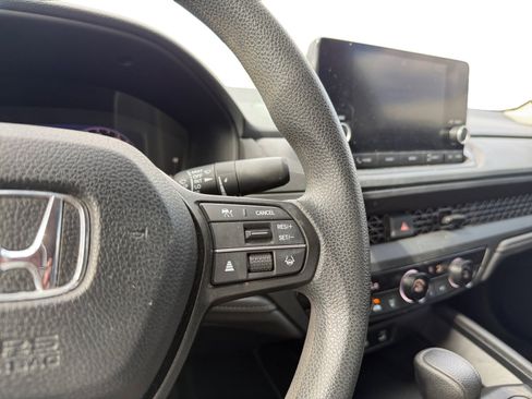 Used 2023 Honda Accord LX image 10