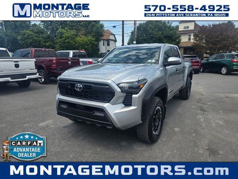 Used 2025 Toyota Tacoma TRD Off-Road AWD/4WD image 1